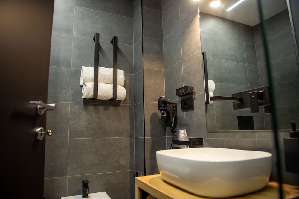 contemporaneamente 147