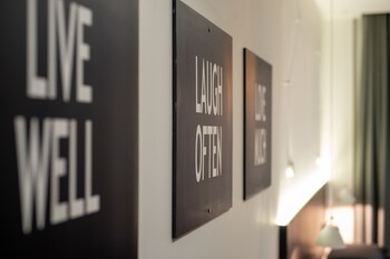 contemporaneamente 147