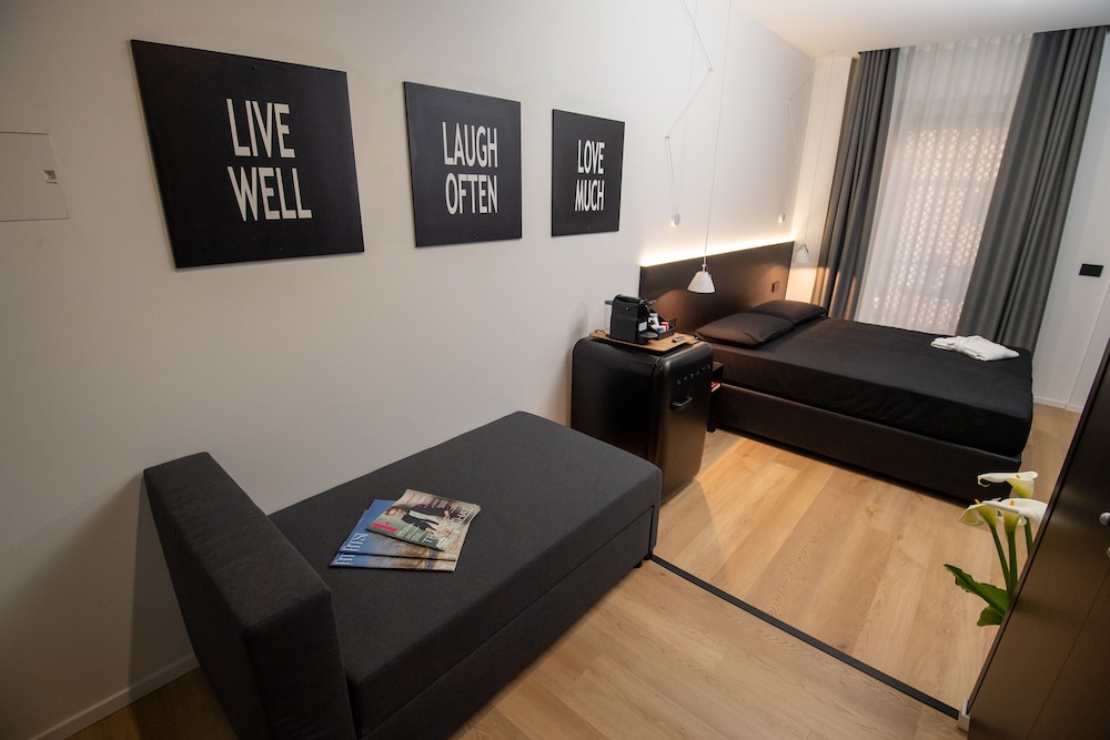 contemporaneamente 147