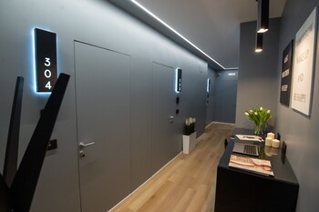 contemporaneamente 147