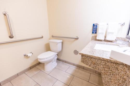 cobblestone inn and suites winters
