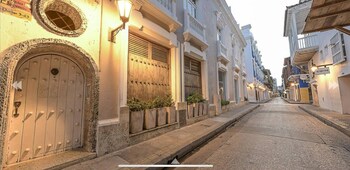 luxury large apartment with colonial balcony