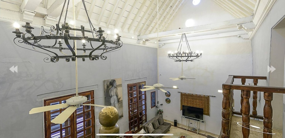 luxury large apartment with colonial balcony