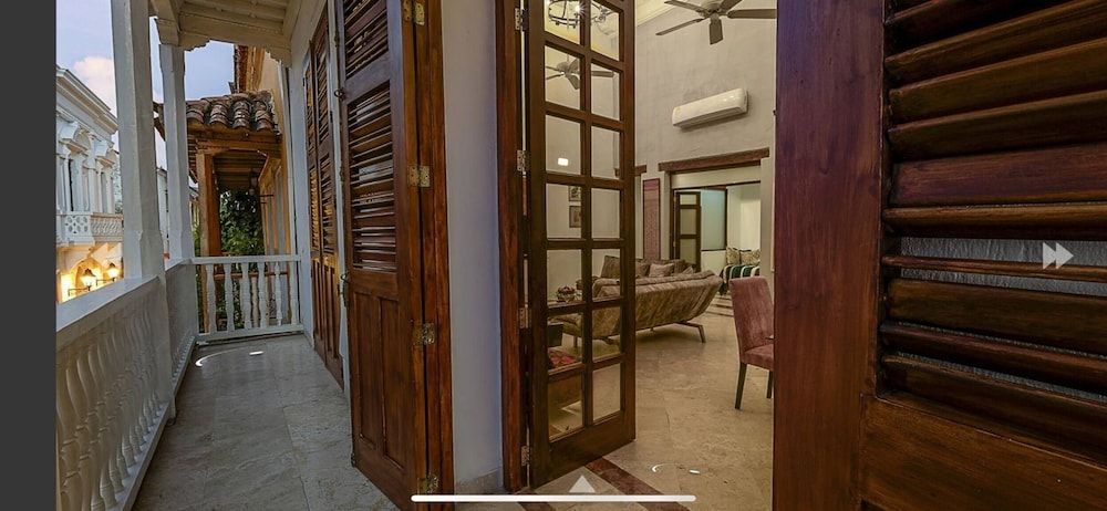 luxury large apartment with colonial balcony