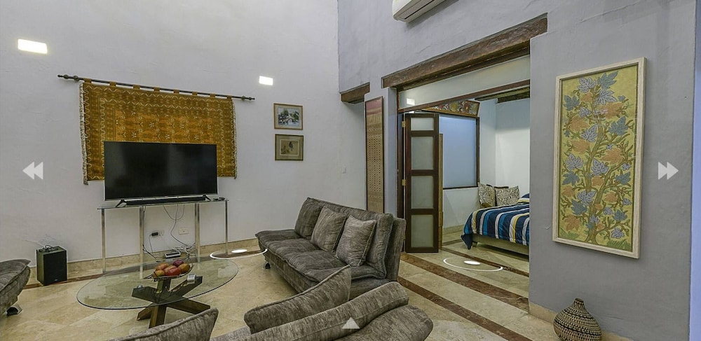 luxury large apartment with colonial balcony