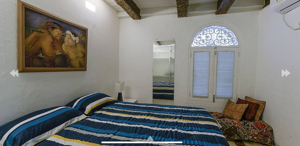 luxury large apartment with colonial balcony