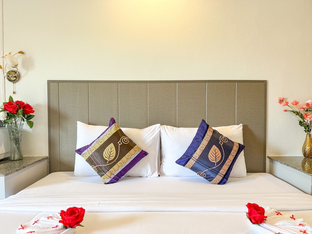 tris miracle kata beach side