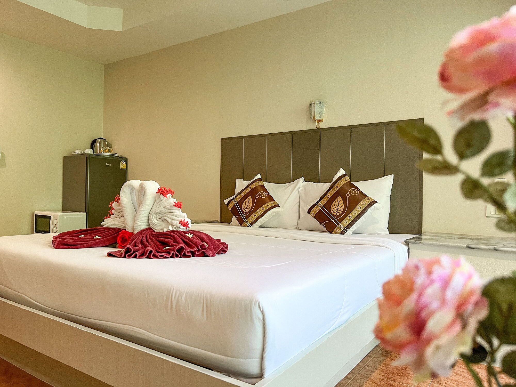 tris miracle kata beach side