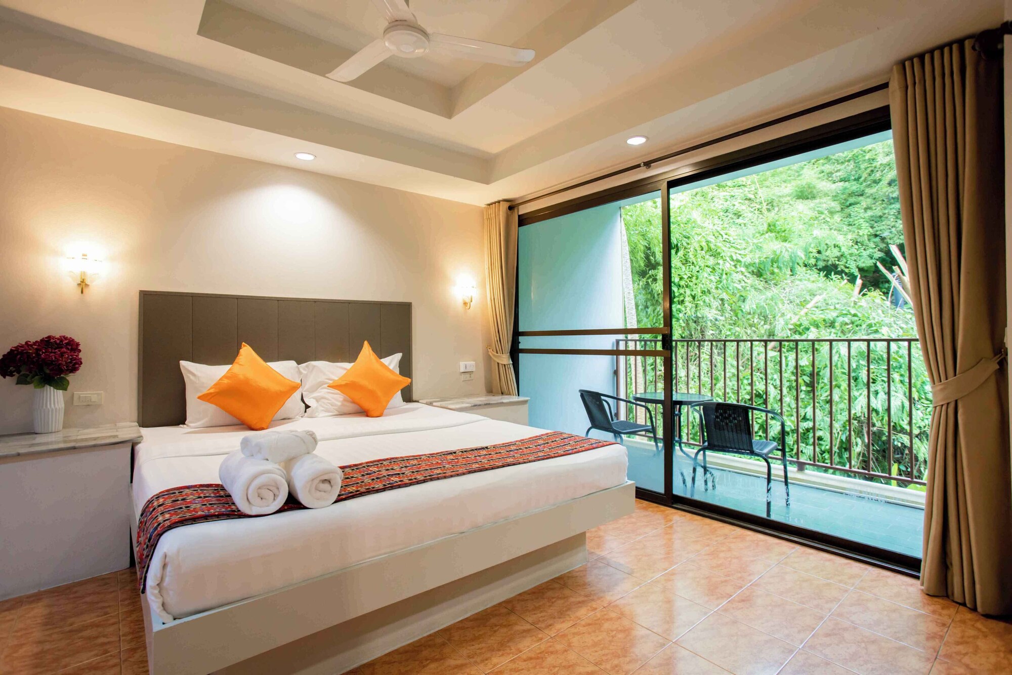 tris miracle kata beach side