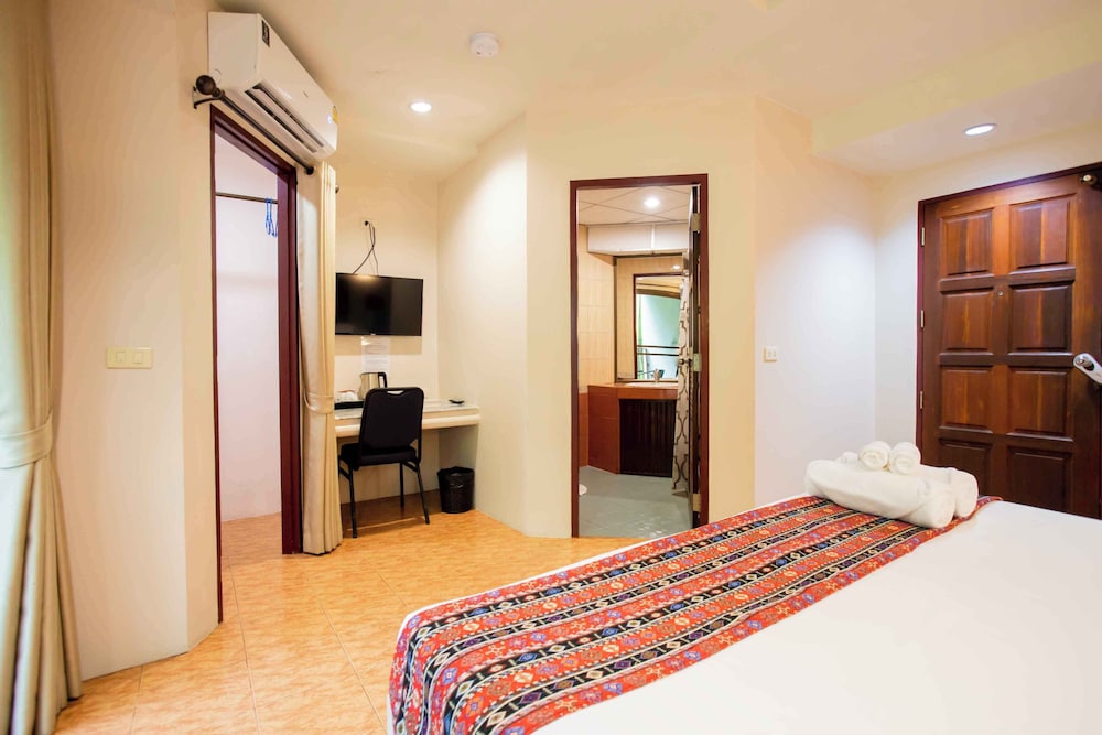 tris miracle kata beach side