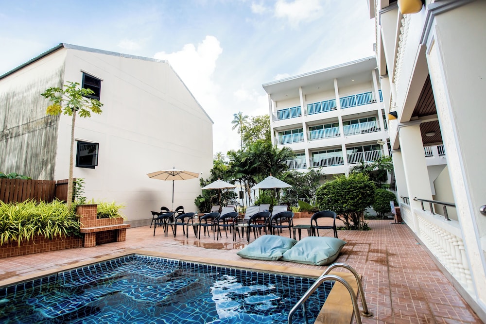 tris miracle kata beach side