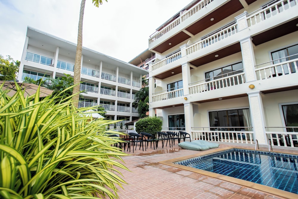 tris miracle kata beach side