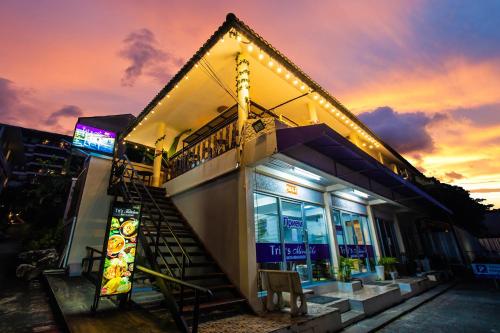 tris miracle kata beach side