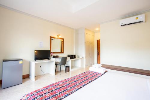 tris miracle kata beach side