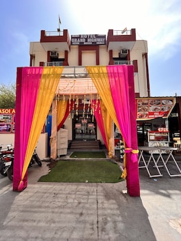 Hotel Grand Highway,India>>Faridabad,2 star