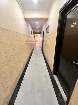 Hotel Grand Highway,India>>Faridabad,2 star