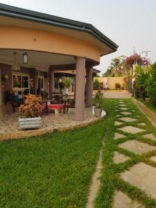 nana adus guesthouse