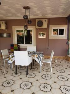 nana adus guesthouse