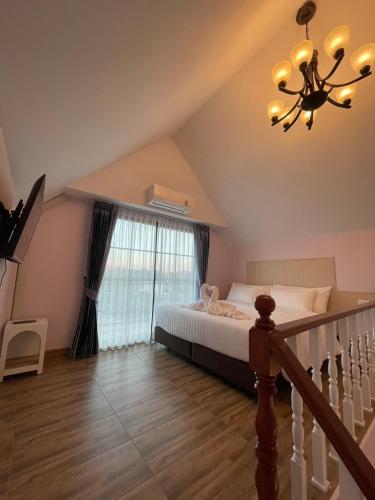 the autumn creek chiangrai