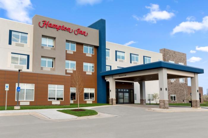 hampton inn saline