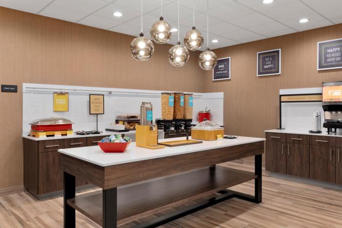 hampton inn saline