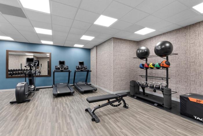 hampton inn saline