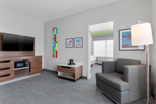 hampton inn saline