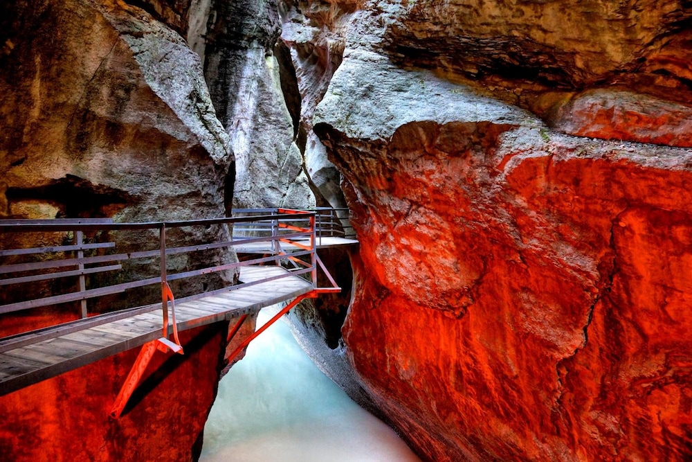 hotel and restaurant alpenrose