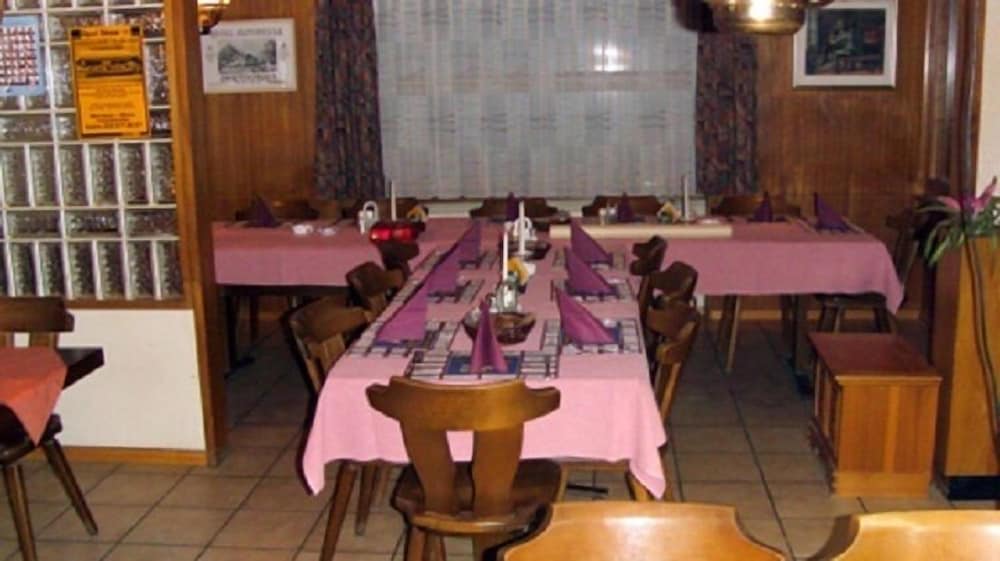 hotel and restaurant alpenrose