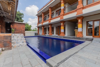 candra loka studio and apartment by the loka