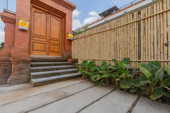 candra loka studio and apartment by the loka