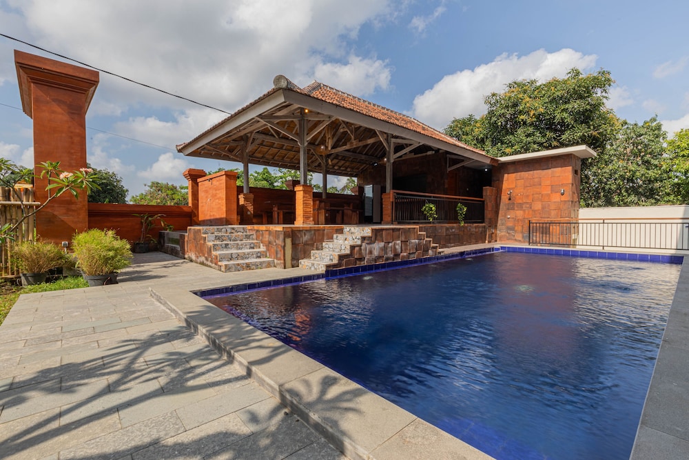 candra loka studio and apartment by the loka