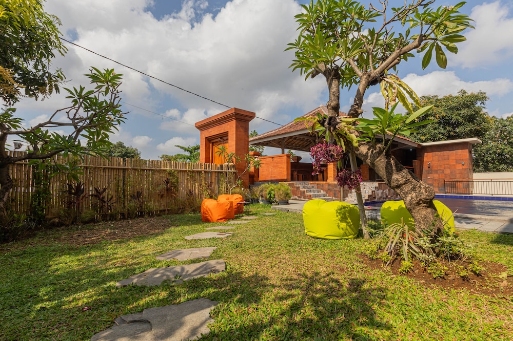 candra loka studio and apartment by the loka