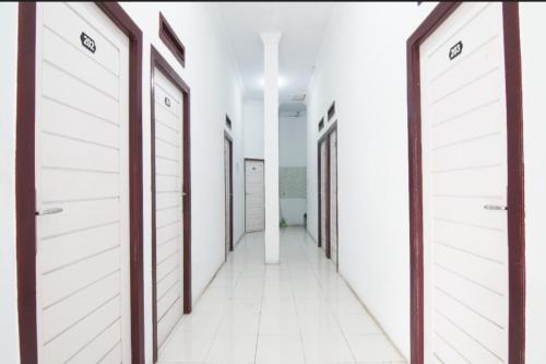 oyo 93206 penginapan budi syariah