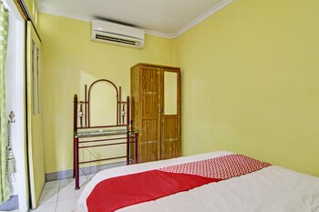 oyo 93206 penginapan budi syariah