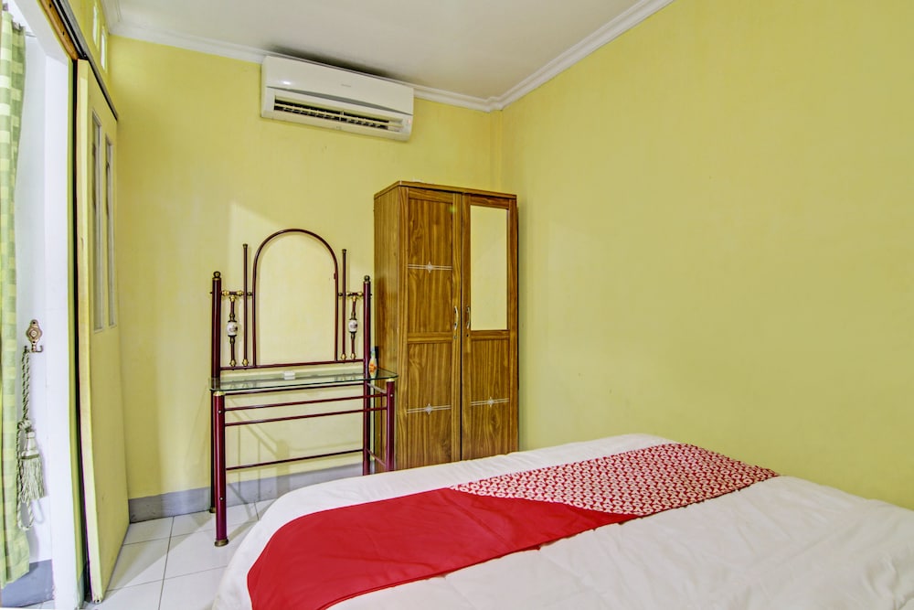 oyo 93206 penginapan budi syariah