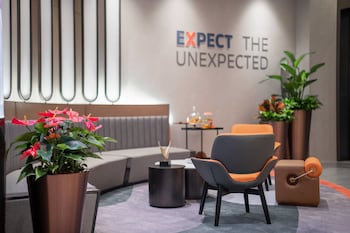 Holiday Inn Express Shanghai Hongqiao Linkong, An Ihg Hotel,China>>Shanghai,3.5 star