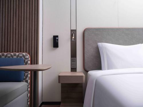 holiday inn express shanghai hongqiao linkong an ihg hotel