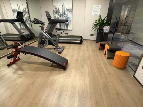 holiday inn express shanghai hongqiao linkong an ihg hotel