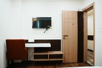 anaya retreat adults only