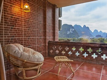 riverside retreat hotel