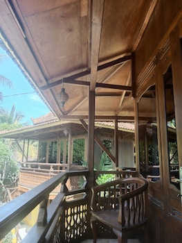 villa tenganan kura kura villas candidasa bali