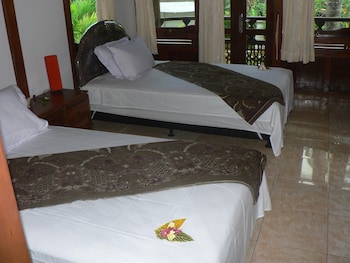 villa tenganan kura kura villas candidasa bali