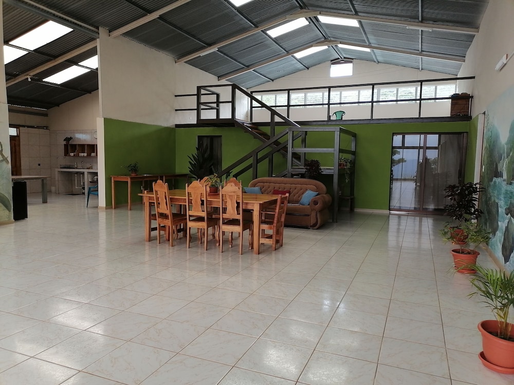 la tigra mountain house