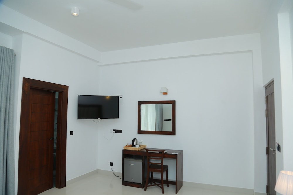 mzion hotel weligama