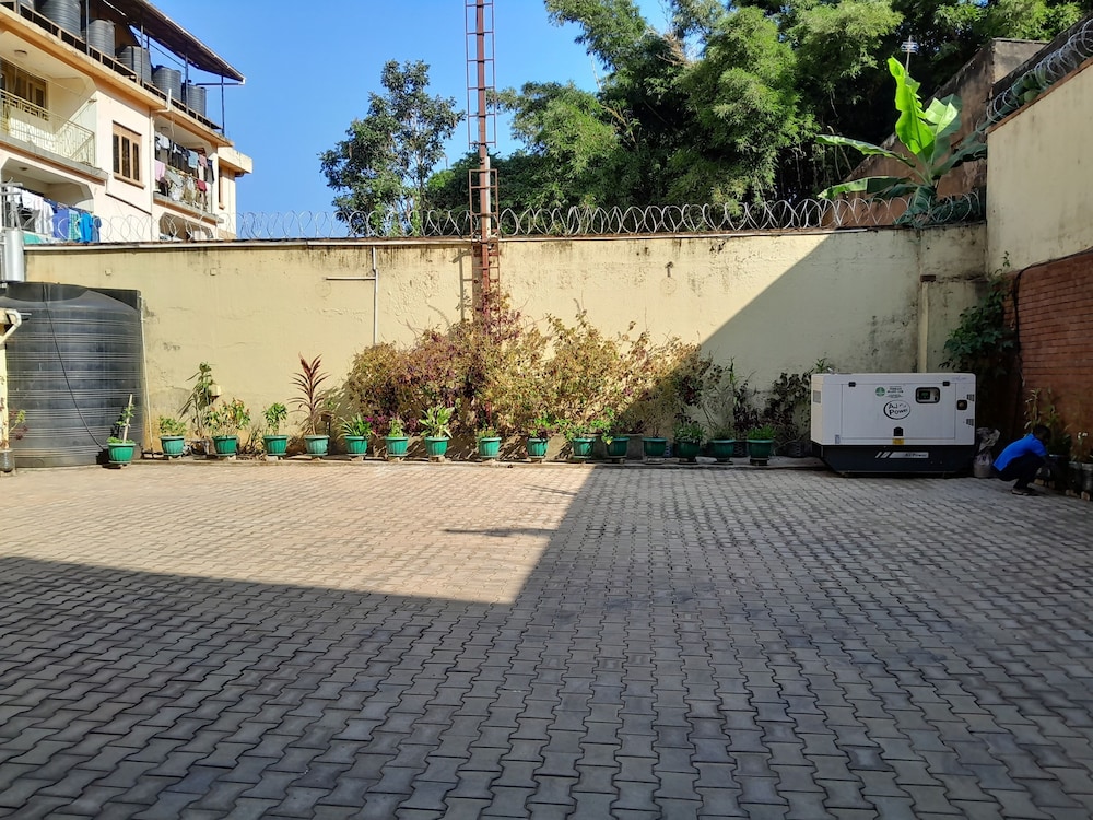 blue star apartments