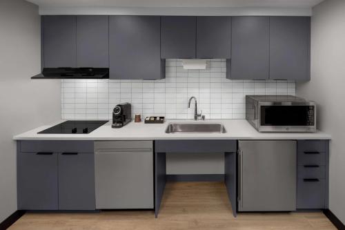 homewood suites by hilton grand prairie at epiccentral