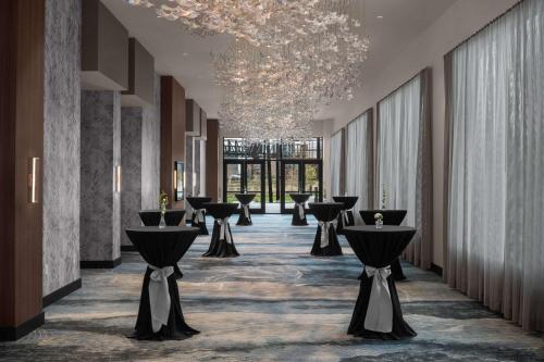 hilton garden inn grand prairie at epiccentral