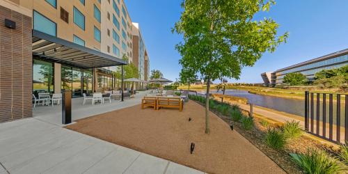 hilton garden inn grand prairie at epiccentral
