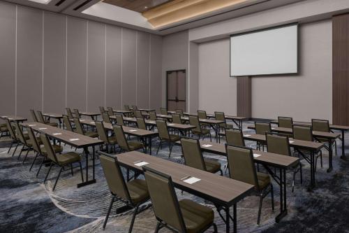 hilton garden inn grand prairie at epiccentral